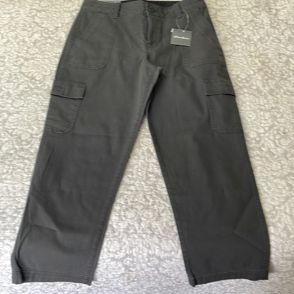 Eddie Bauer size 4.  Dark gray cropped cargo pants.  Never worn. - Picture 1 of 4